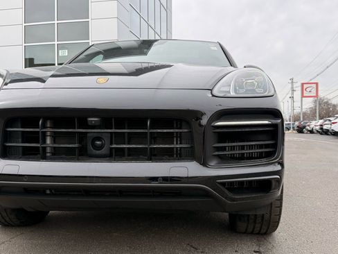 Used 2022 Porsche Cayenne Coupe image 8