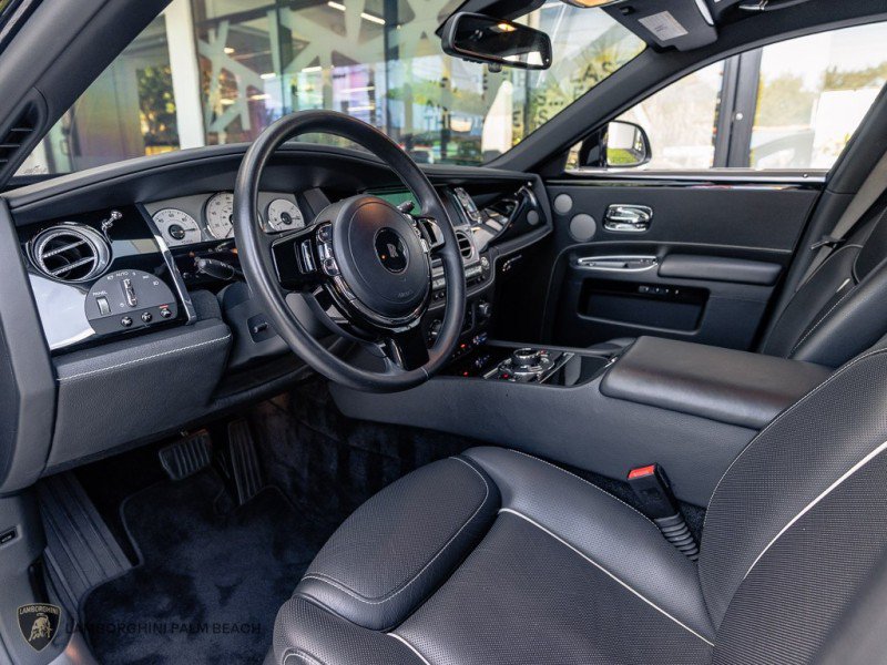 Used 2017 Rolls-Royce Ghost RWD image 27