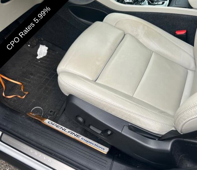 Used 2024 Volvo XC40 B5 Plus w/ Climate Package AWD/4WD image 3