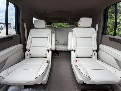 New 2026 GMC Yukon XL Denali w/ Denali Reserve Package AWD/4WD image 3