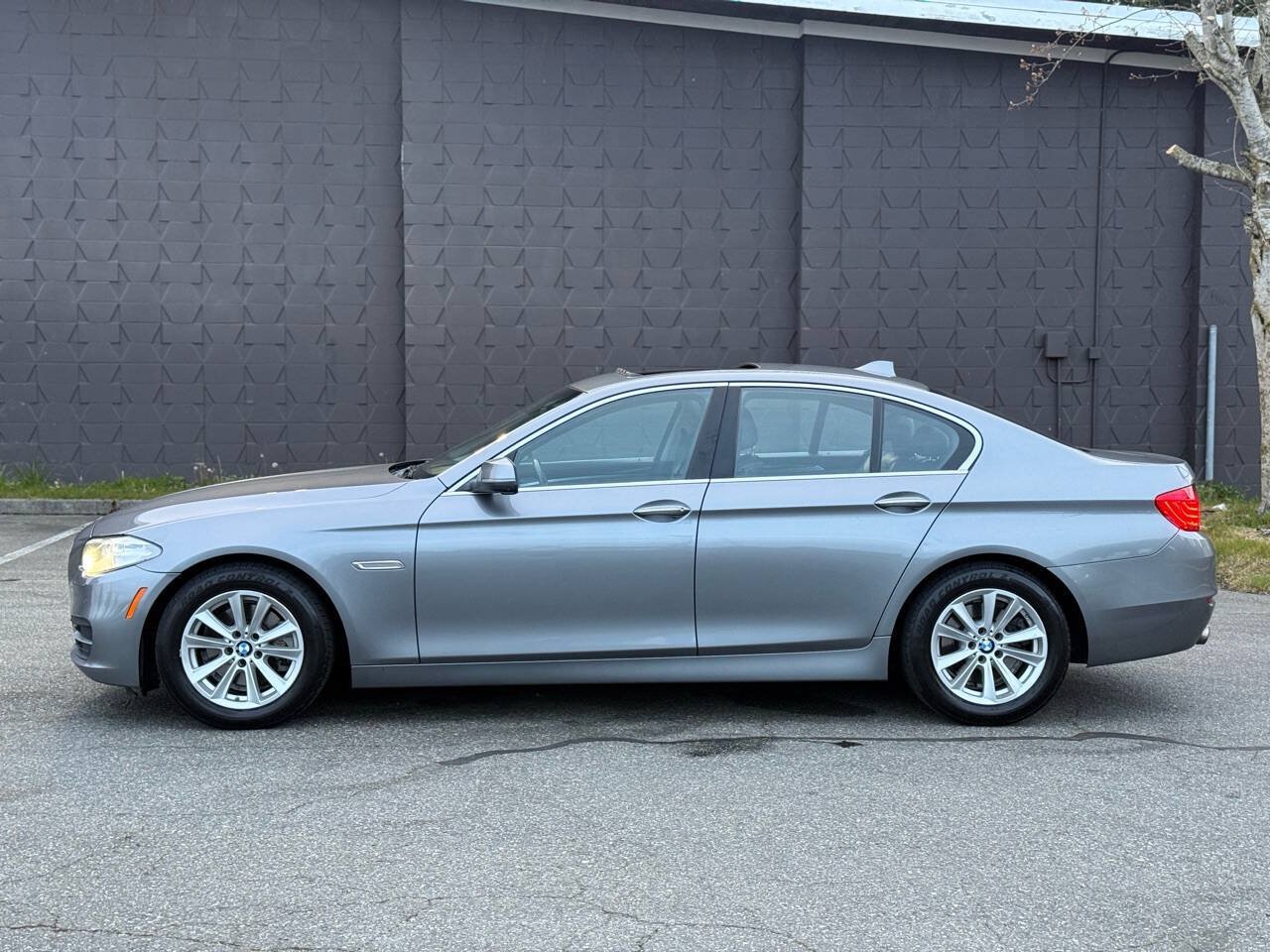 Used 2014 BMW 528i xDrive Sedan AWD/4WD image 5