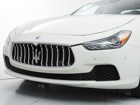Used 2017 Maserati Ghibli RWD image 9