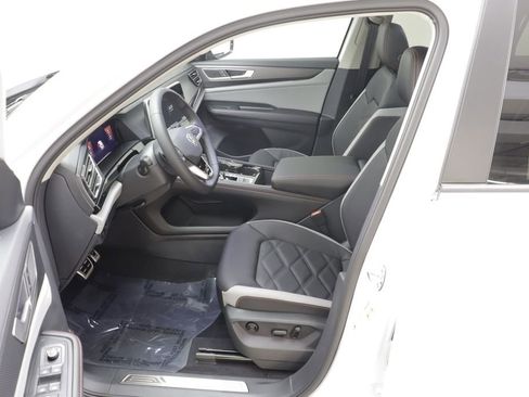 New 2026 Volkswagen Atlas Peak Edition image 7