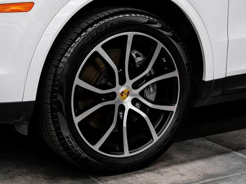 Used 2023 Porsche Cayenne Base image 69
