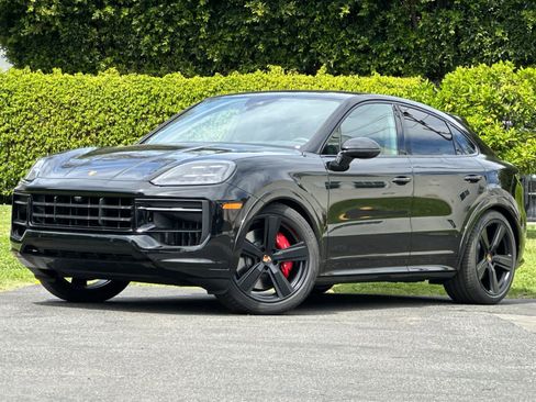 New 2026 Porsche Cayenne GTS image 1