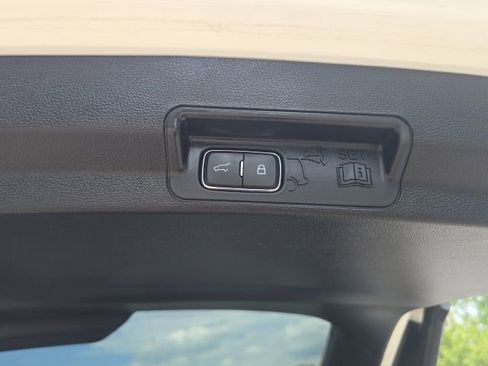 Certified 2023 Ford Explorer XLT w/ Equipment Group 202A AWD/4WD image 19