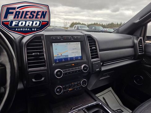 Used 2020 Ford Expedition Limited w/ Equipment Group 302A AWD/4WD image 18