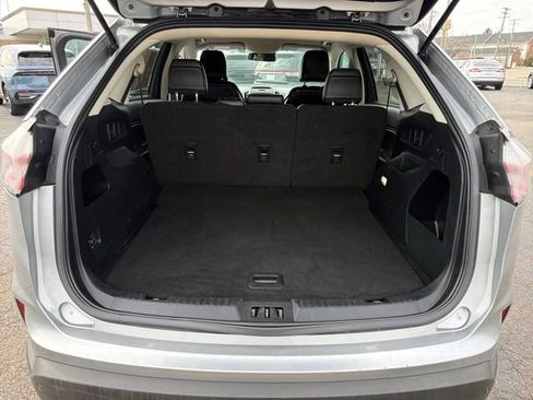 Used 2020 Ford Edge SEL image 25