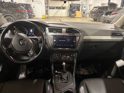 Used 2018 Volkswagen Tiguan SE image 12
