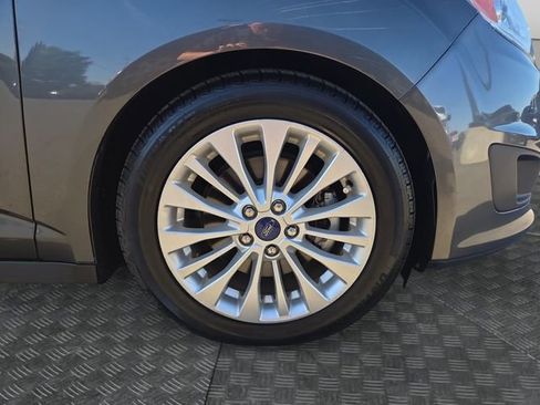 Used 2017 Ford C-MAX Energi SE w/ Equipment Group 402A image 38