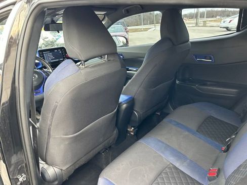 Used 2021 Toyota C-HR XLE image 34