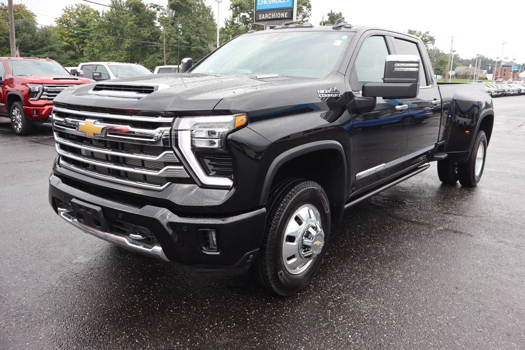 Used 2025 Chevrolet Silverado 3500 High Country w/ High Country Premium Package AWD/4WD image 30