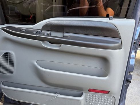 Used 2006 Ford F350 4x4 SuperCab Super Duty image 51