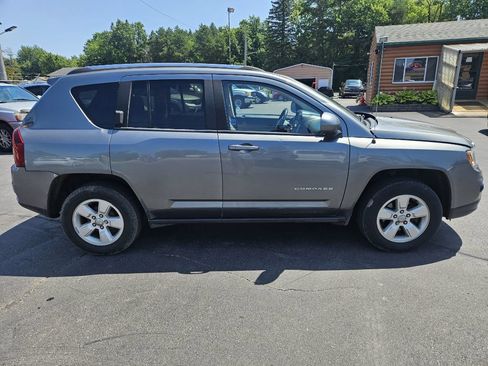 Used 2014 Jeep Compass Latitude w/ Sun/Sound Group FWD image 6