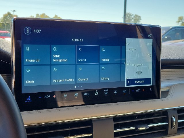 Used 2025 Lincoln Corsair AWD w/ Equipment Group 101A image 17