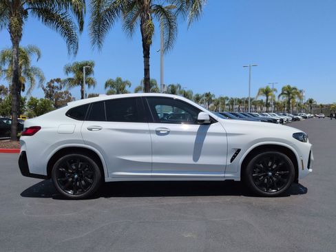 Used 2025 BMW X4 xDrive30i w/ Premium Package AWD/4WD image 11