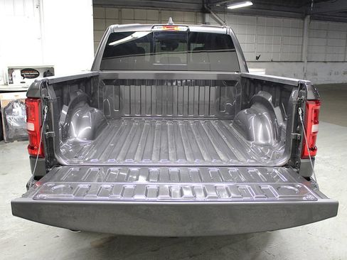 New 2026 RAM 1500 4x4 Crew Cab image 38