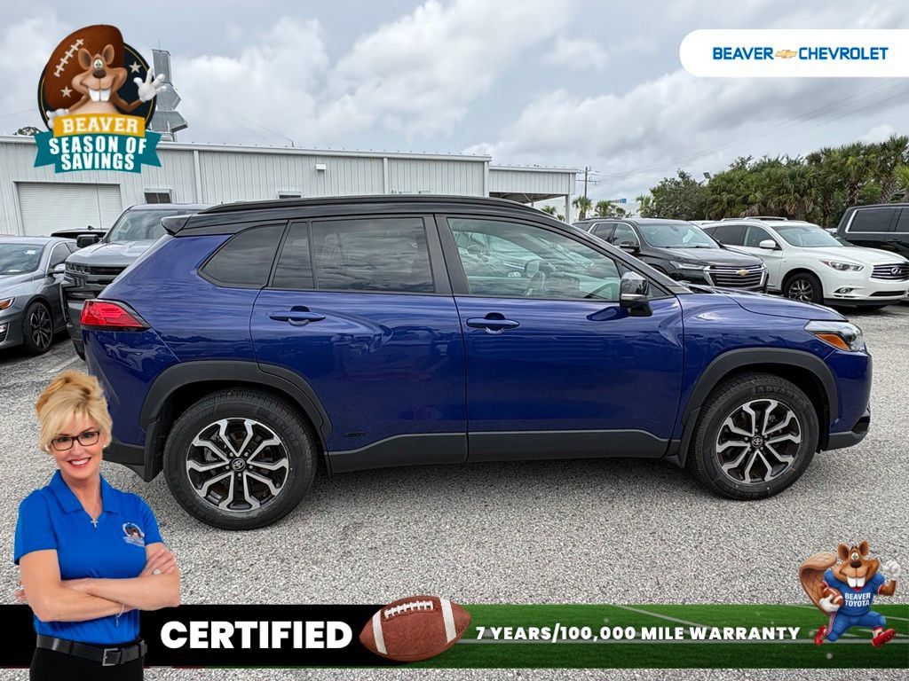 Used 2024 Toyota Corolla Cross AWD Hybrid w/ Moonroof Package image 8