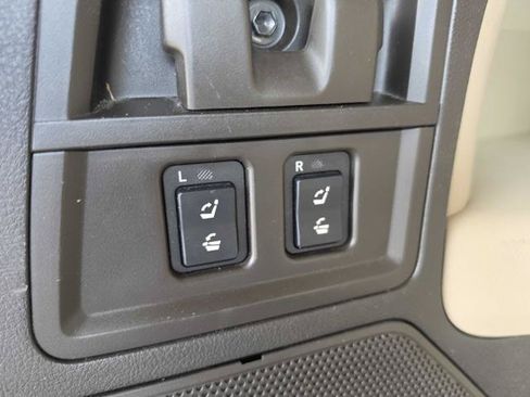 Used 2008 Toyota Sequoia Platinum AWD/4WD image 15