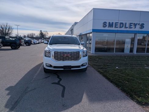 Used 2020 GMC Yukon SLE w/ HD Trailering Package image 2