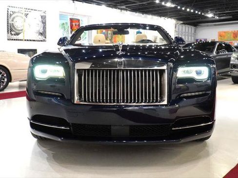 Used 2016 Rolls-Royce Dawn RWD image 2