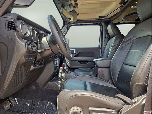 Used 2023 Jeep Wrangler Unlimited Sahara image 23