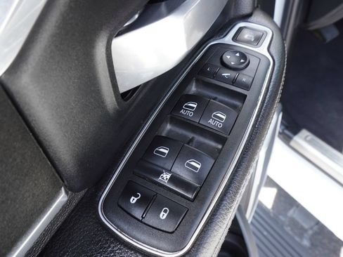 Used 2022 RAM 2500 Laramie AWD/4WD image 16