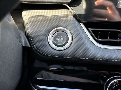 New 2025 Chevrolet Equinox LT w/ Safety and Technology Package image 17