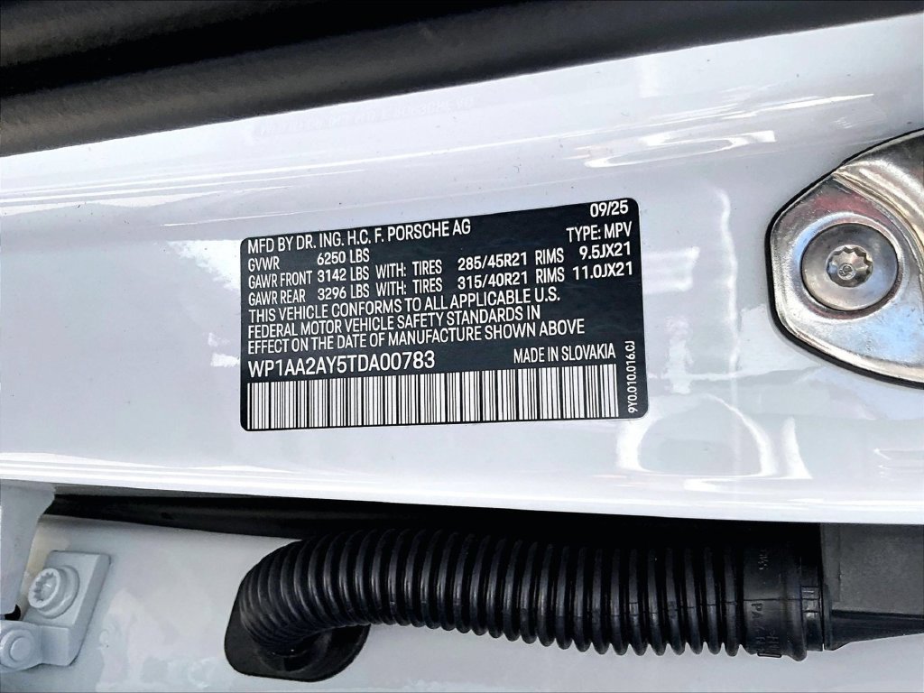 Certified 2026 Porsche Cayenne AWD/4WD image 26