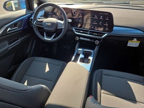 New 2026 Chevrolet Equinox EV LT image 28