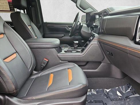 Used 2024 GMC Sierra 1500 AT4 w/ Technology Package AWD/4WD image 19