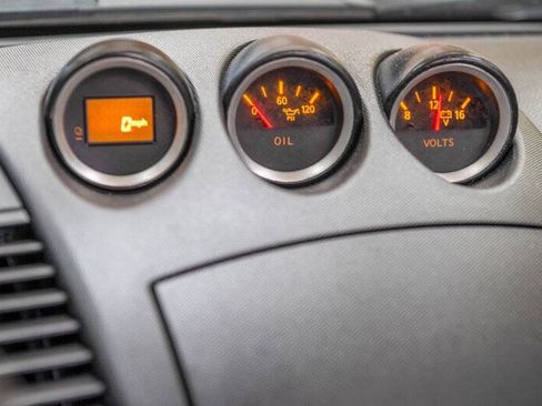 Used 2006 Nissan 350Z Touring RWD image 18