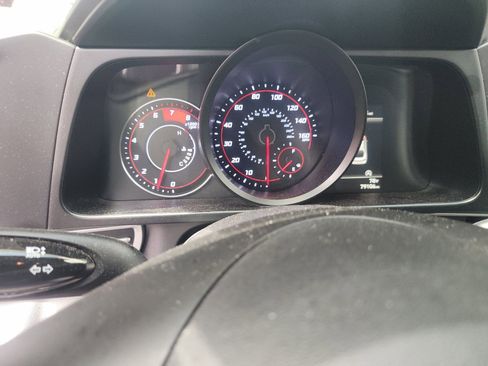 Used 2022 Hyundai Elantra SE FWD image 10