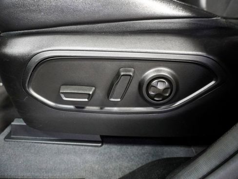 Used 2023 Jeep Grand Cherokee Altitude image 16