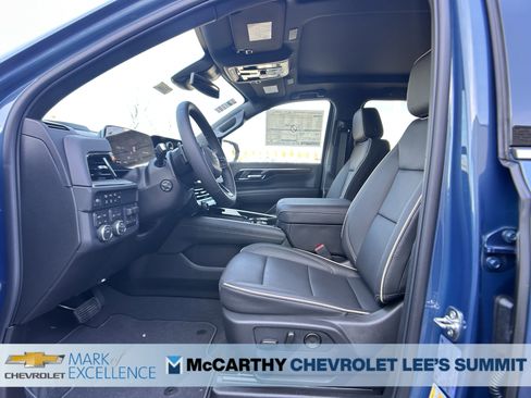 New 2026 Chevrolet Suburban Premier image 22