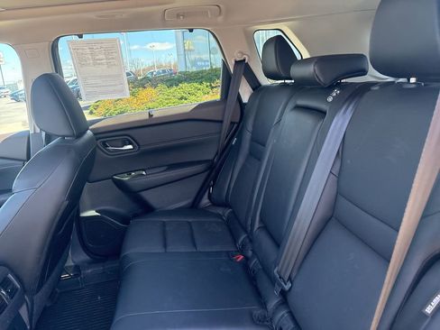 Used 2022 Nissan Rogue SV w/ SV Premium Package image 30