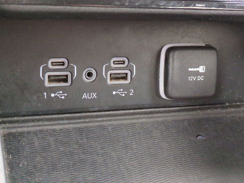 Used 2023 Jeep Grand Cherokee Limited w/ Luxury Tech Group II image 37