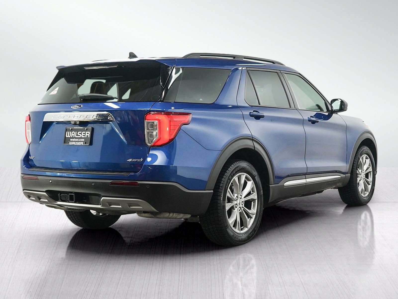 Used 2021 Ford Explorer XLT w/ Equipment Group 202A AWD/4WD image 6