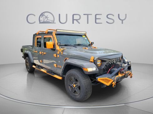 Used 2022 Jeep Gladiator Sport AWD/4WD image 4