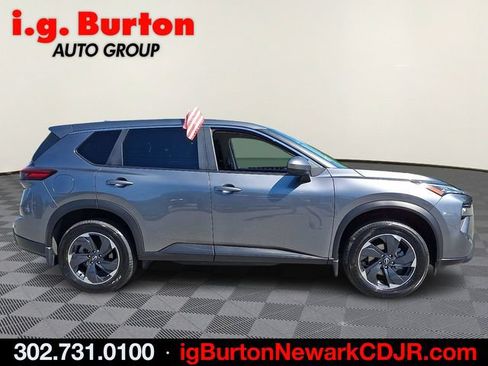 Used 2025 Nissan Rogue SV AWD/4WD image 7