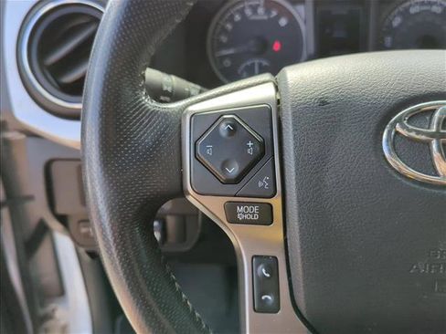 Used 2017 Toyota Tacoma Limited image 11