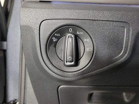 Used 2021 Volkswagen Atlas SEL Premium image 32