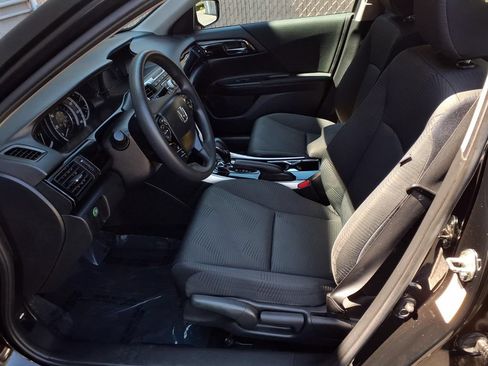 Used 2016 Honda Accord LX image 16