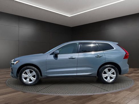 Used 2022 Volvo XC60 B5 Momentum AWD/4WD image 5