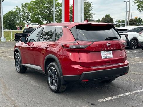 Certified 2026 Nissan Rogue SV AWD/4WD image 6