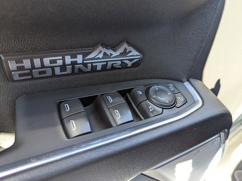 Certified 2024 Chevrolet Silverado 1500 High Country w/ Technology Package image 29