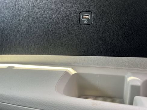 Used 2024 Kia Carnival SX Prestige FWD image 46