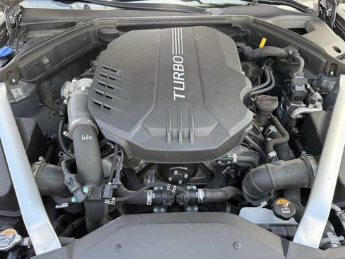 Used 2022 Genesis G70 3.3T RWD image 32