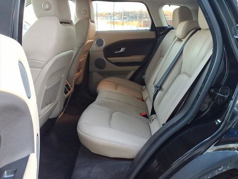 Used 2017 Land Rover Range Rover Evoque SE image 8