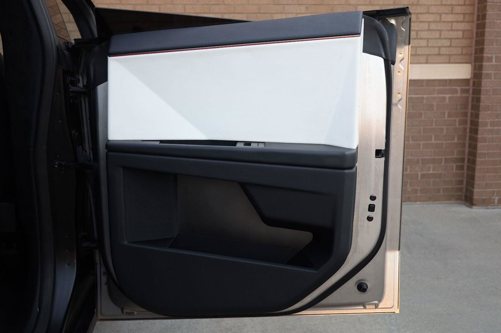 Used 2024 Tesla Cybertruck AWD Crew Cab image 24